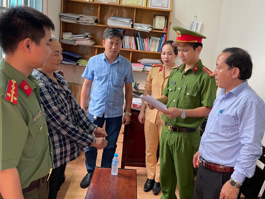 Hai phụ nữ lợi dụng quyền tự do dân chủ, đăng tin sai sự thật - 2 Hai phụ nữ lợi dụng quyền tự do dân chủ, đăng tin sai sự thật - 2