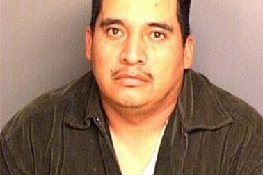 Bán con gái 14 tuổi để lấy bia