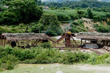 Không “quét” nổi “vàng tặc” trên sông Hiếu? 