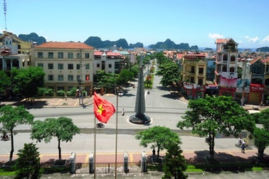 Cẩm Phả đón nhận Huân chương Độc lập hạng Nhất