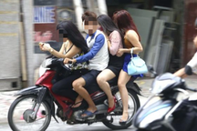 Đánh chết khách hát để trả thù cho "tiếp viên" quán karaoke