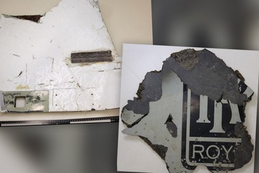 Buồng lái MH370 có thể đã vỡ trước khi rơi xuống biển