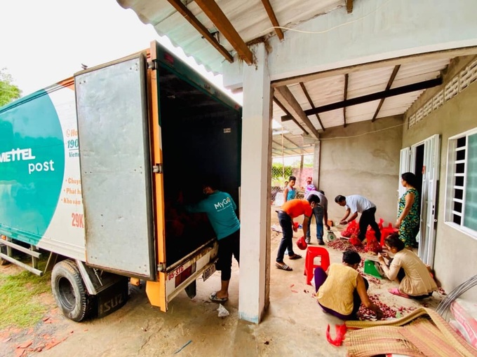 Gần 30 tấn hành tím đặc sản Sóc Trăng &quot;hết veo&quot; trên sàn thương mại điện tử và “Gian hàng Việt trực tuyến” - Ảnh 1.