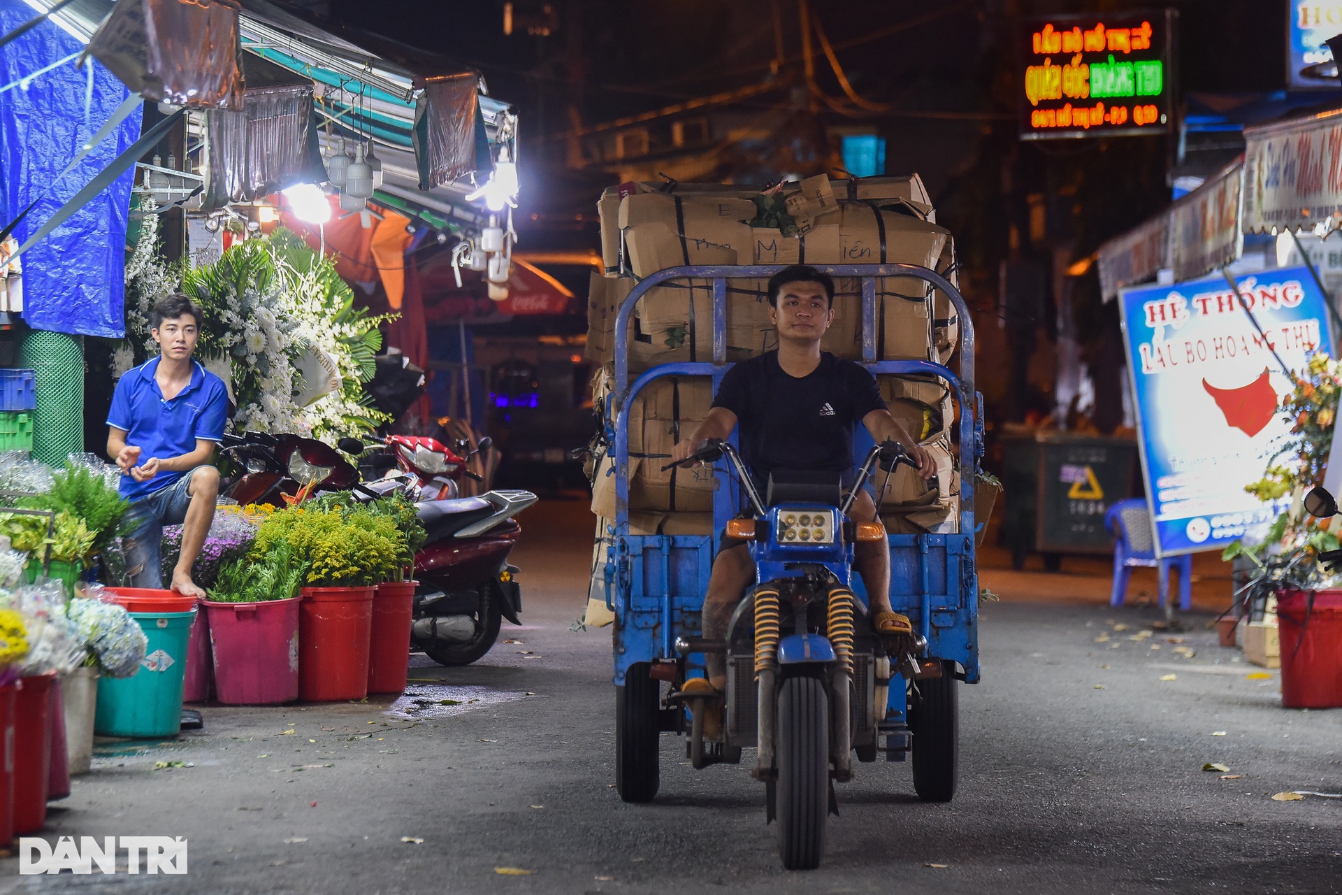 Chợ hoa lớn nhất TPHCM đìu hiu trước dịp lễ 20/10 - 6 Chợ hoa lớn nhất TPHCM đìu hiu trước dịp lễ 20/10 - 6