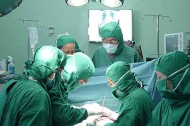 Cứu sống bệnh nhân viêm ruột thừa cấp tính tại Đảo Trường Sa lớn