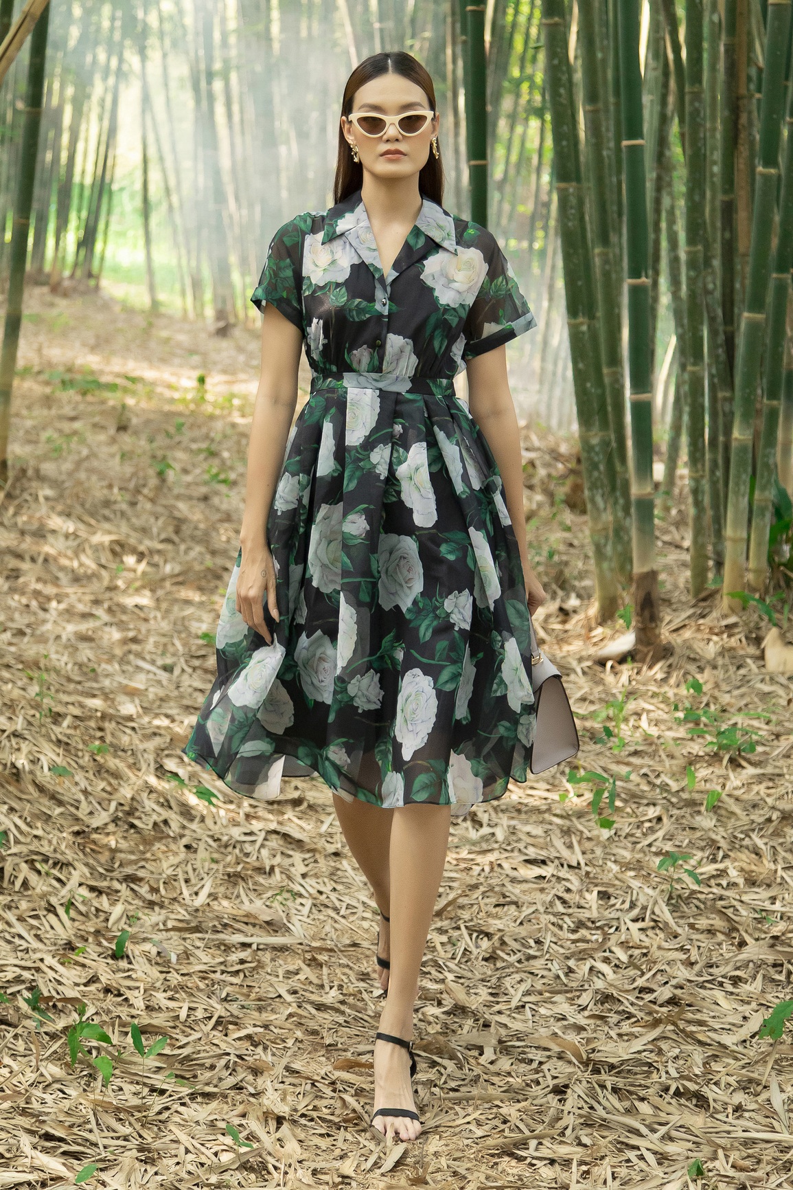 Dàn người mẫu Vietnams Next Top Model trình diễn giữa rừng tre - 1 Dàn người mẫu Vietnams Next Top Model trình diễn giữa rừng tre - 1