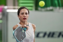 Người trẻ ở TPHCM chi hàng chục triệu đồng mua vợt, chơi pickleball cả tuần