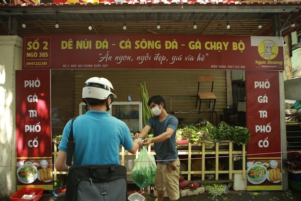 Nhà hàng, quán ăn chuyển sang bán hàng thiết yếu trong mùa dịch để tồn tại - 5 Nhà hàng, quán ăn chuyển sang bán hàng thiết yếu trong mùa dịch để tồn tại - 5