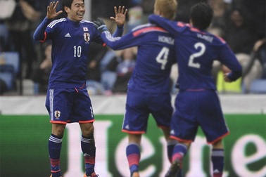 Moyes “nhìn đi”, Kagawa lại bay cao khi thi đấu cho Nhật Bản