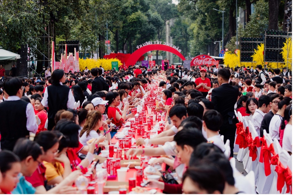 Coca-Cola sum họp 1.000 gia đình đón Tết, gửi lời chúc Việt Nam thịnh vượng - 4 Coca-Cola sum họp 1.000 gia đình đón Tết, gửi lời chúc Việt Nam thịnh vượng - 4
