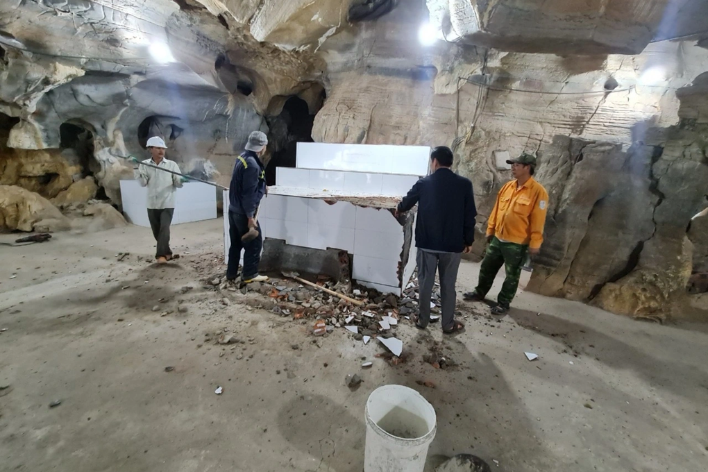 Di tích quốc gia động Hồ Công bị xâm hại - 3 Di tích quốc gia động Hồ Công bị xâm hại - 3