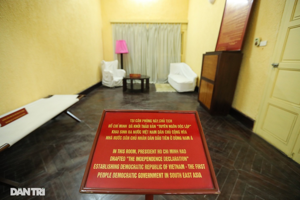 Vợ chồng thương nhân yêu nước và chiếc áo Bác Hồ mặc đọc Tuyên ngôn Độc lập - 2 Vợ chồng thương nhân yêu nước và chiếc áo Bác Hồ mặc đọc Tuyên ngôn Độc lập - 2