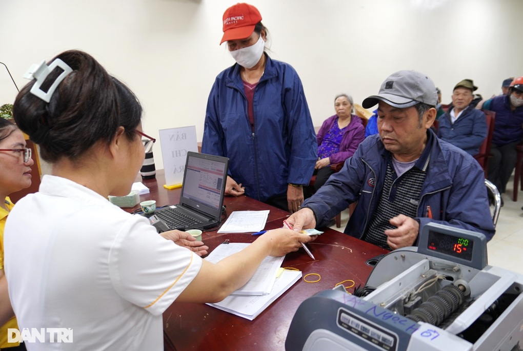Nhận lương hưu hơn 30 triệu đồng, tiêu đến Tết chưa hết - 3 Nhận lương hưu hơn 30 triệu đồng, tiêu đến Tết chưa hết - 3