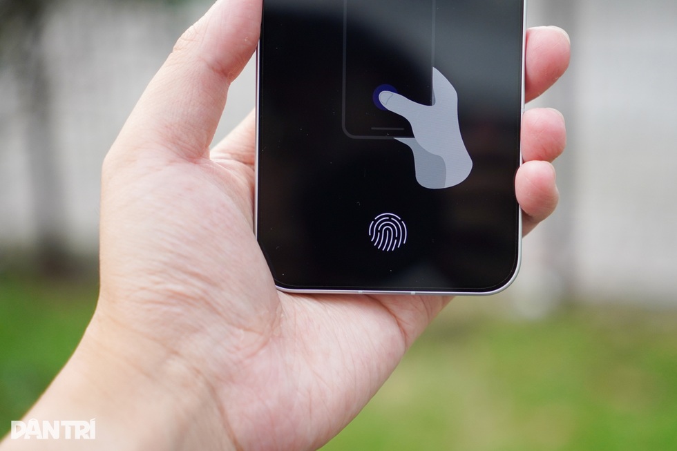 Đánh giá Oppo Reno13 5G: Đối thủ của Galaxy S24 FE, Xiaomi 14T Pro - 6 Đánh giá Oppo Reno13 5G: Đối thủ của Galaxy S24 FE, Xiaomi 14T Pro - 6