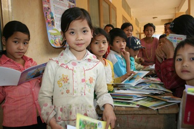 Chung tay chia sẻ khó khăn với cô trò Trường tiểu học Nà Ca