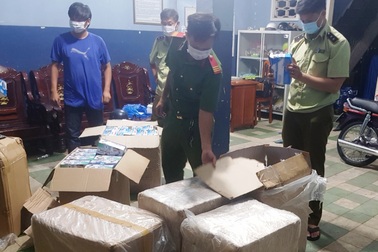 Gần 75.000 chiếc khẩu trang y tế bị thu giữ