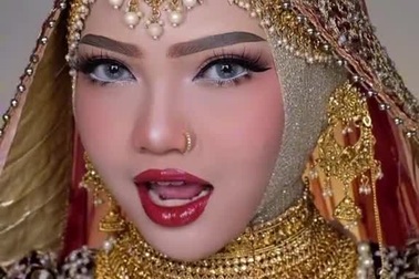 Người khởi xướng ra xu hướng trang điểm cô dâu Ấn Độ