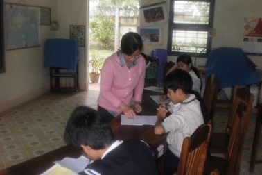 Cô giáo độc thân 18 năm nuôi dạy trẻ khiếm thính