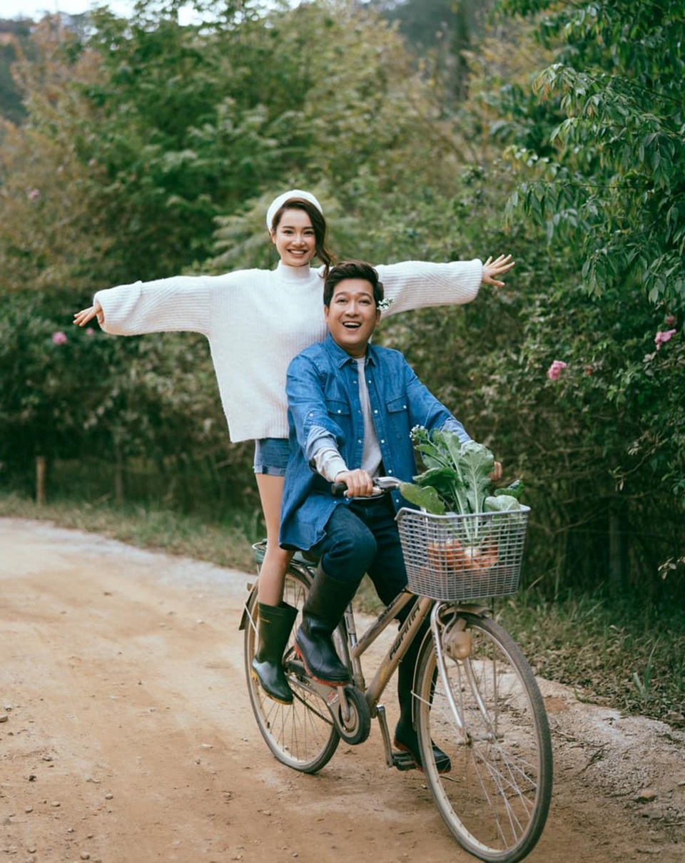 Trường Giang - Nhã Phương tung ảnh tình tứ dịp Lễ tình nhân - 9 Trường Giang - Nhã Phương tung ảnh tình tứ dịp Lễ tình nhân - 9