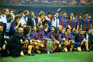 Barca chạm mốc 500 trận quốc tế, Messi vượt mặt Raul