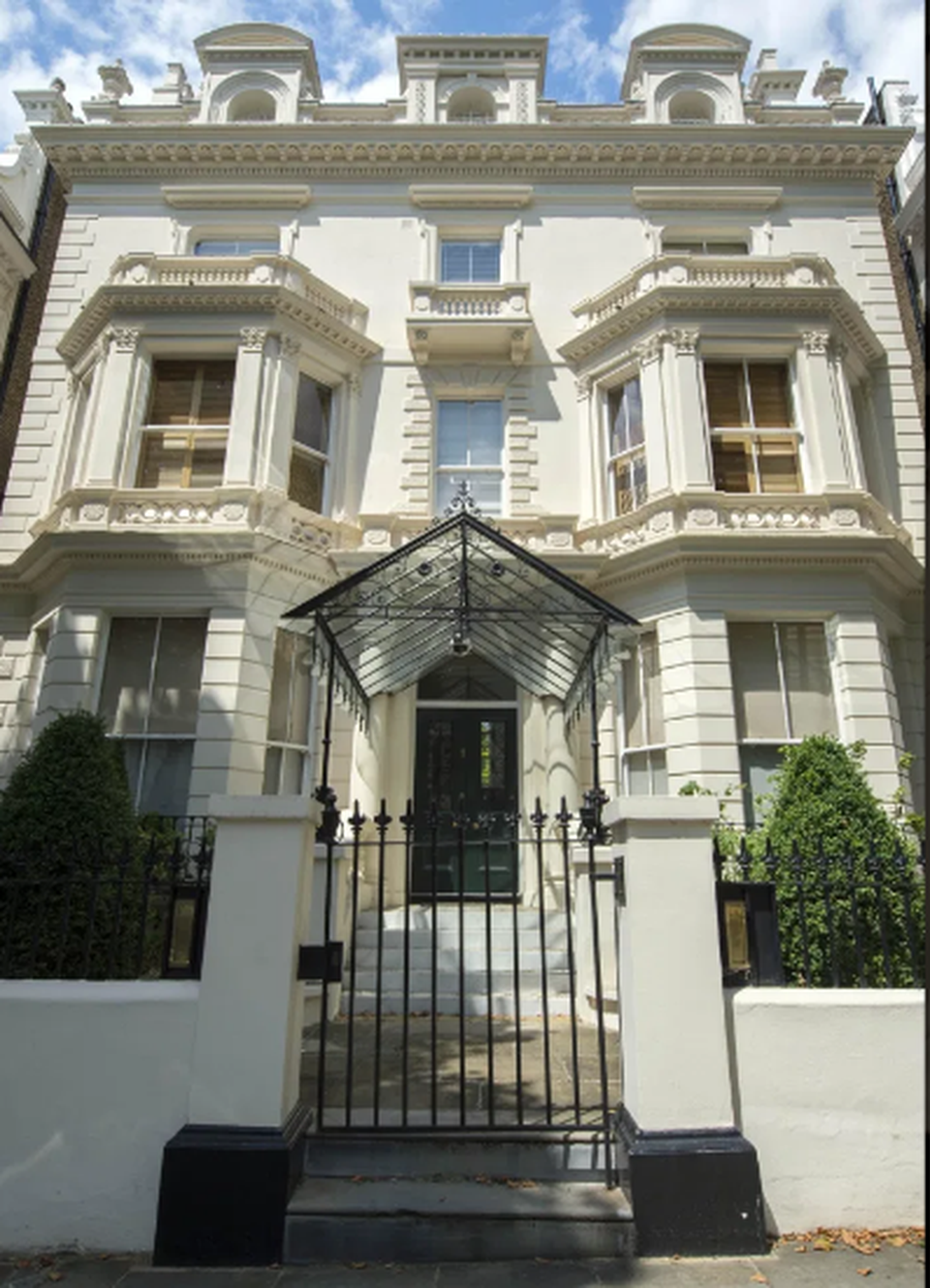 Tổ ấm đắt tiền của các ngôi sao bóng đá - 7 Tổ ấm đắt tiền của các ngôi sao bóng đá - 7