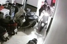 Bắt giữ kẻ sàm sỡ cô gái, giật túi xách ở chung cư mini tại Hà Nội