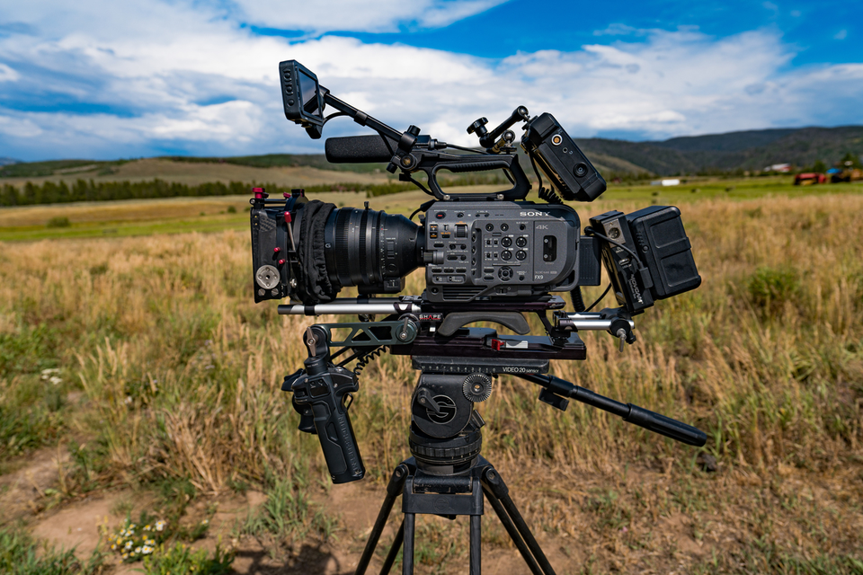 Đánh giá Sony PXW-FX9: Đạt chuẩn “cận máy quay điện ảnh”! - 1 Đánh giá Sony PXW-FX9: Đạt chuẩn “cận máy quay điện ảnh”! - 1