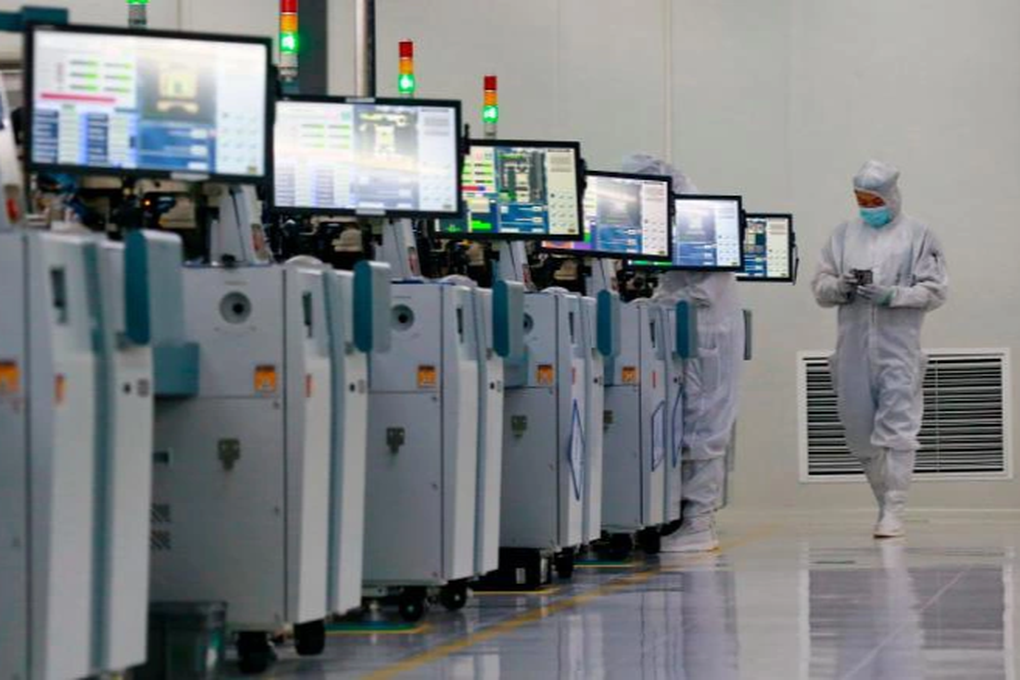 Nhà máy Trung Quốc đóng cửa hàng loạt do nắng nóng kỷ lục 60 năm - 1 Nhà máy Trung Quốc đóng cửa hàng loạt do nắng nóng kỷ lục 60 năm - 1
