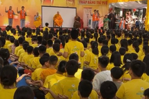 Cho con đi học khóa tu, phụ huynh "giác ngộ"