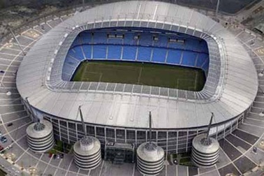 Man City lên kế hoạch “cơi nới” mái nhà Etihad