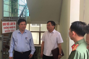 Thứ trưởng Bộ Giáo dục: Cán bộ coi thi cần nhận diện được thiết bị gian lận công nghệ cao