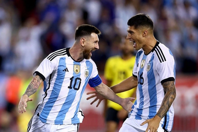 Harry Kane bỏ xa Messi trong danh sách ứng cử viên Vua phá lưới
