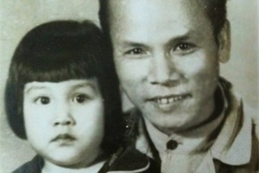 Xem ảnh ca sĩ Mỹ Linh thời bé