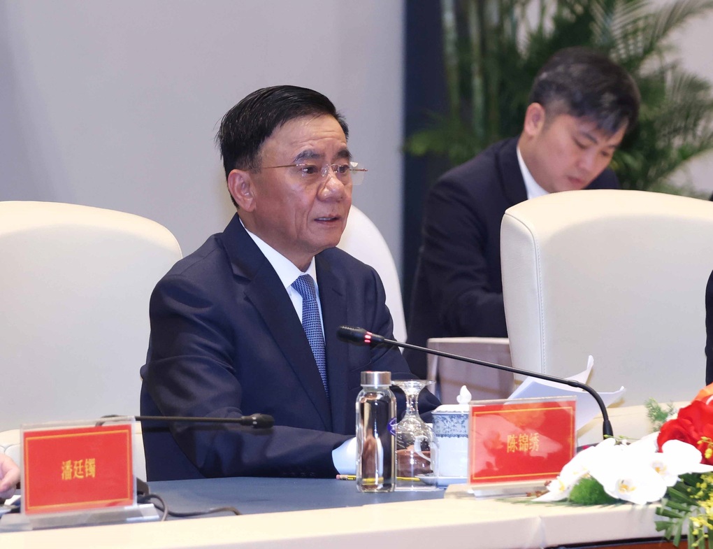 Cuộc gặp đại diện hai Bộ Chính trị Việt Nam - Trung Quốc lần thứ 7 - 2 Cuộc gặp đại diện hai Bộ Chính trị Việt Nam - Trung Quốc lần thứ 7 - 2
