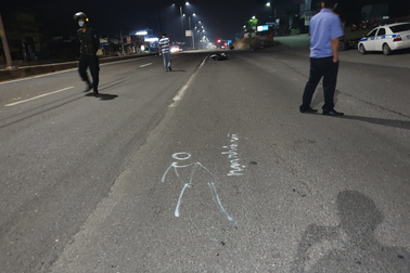 Cảnh sát cơ động bị “quái xế” tông trọng thương khi ngăn chặn đua xe