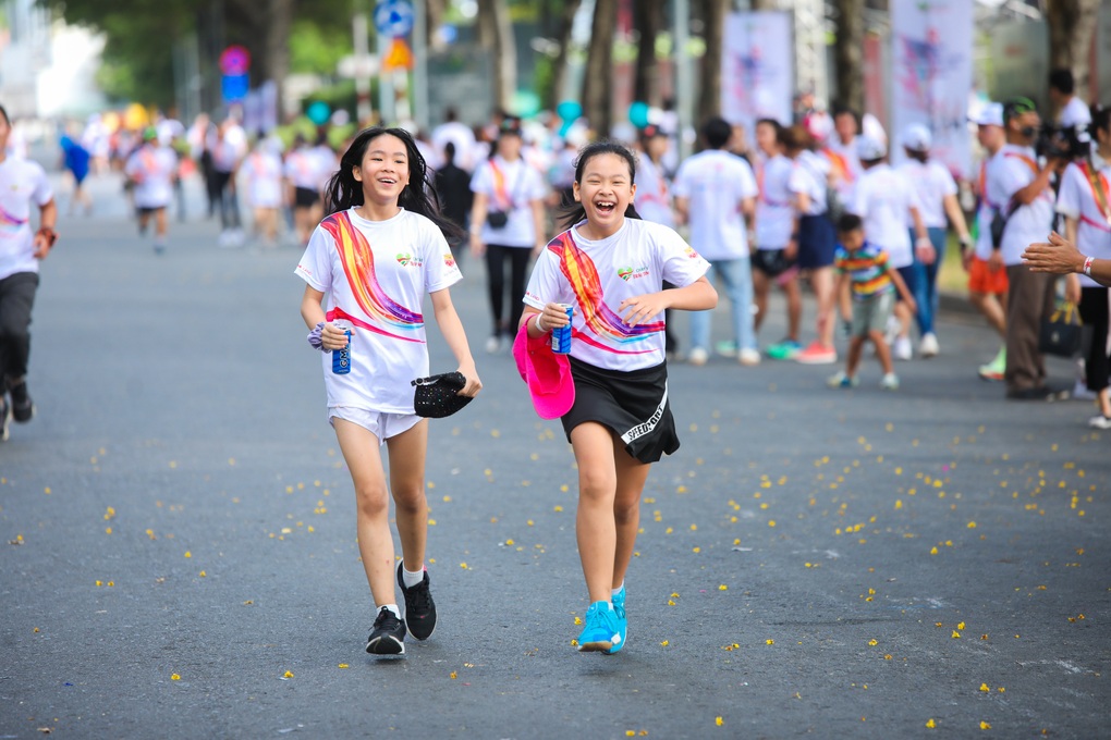 Một thập kỷ nhìn lại chương trình Chạy vì trái tim - 2 Một thập kỷ nhìn lại chương trình Chạy vì trái tim - 2