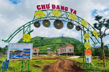 “Tuýt còi” xây nhà rông hơn 9 tỷ đồng dưới chân núi lửa Chư Đăng Ya