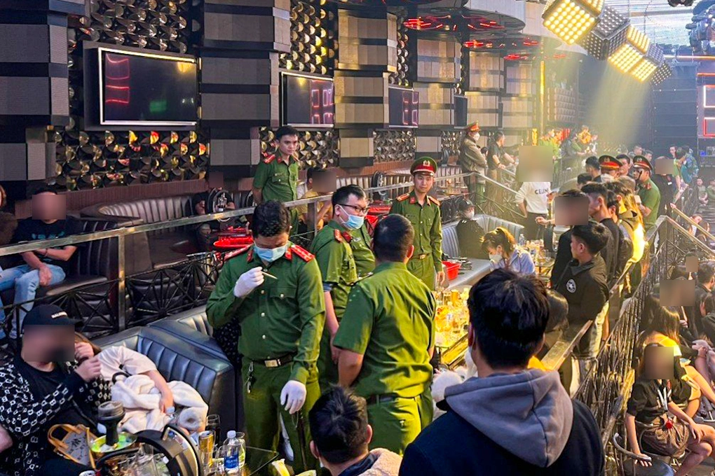 Mở tiệc ma túy mừng sinh nhật bạn gái - 1 Mở tiệc ma túy mừng sinh nhật bạn gái - 1