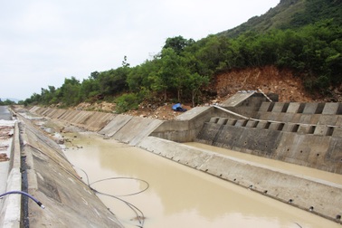 Khắc phục xong 90m kênh thoát lũ bị vỡ ở Nha Trang