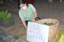 Gia đình quân nhân về hưu mở "gian hàng rau 0 đồng" giúp người nghèo