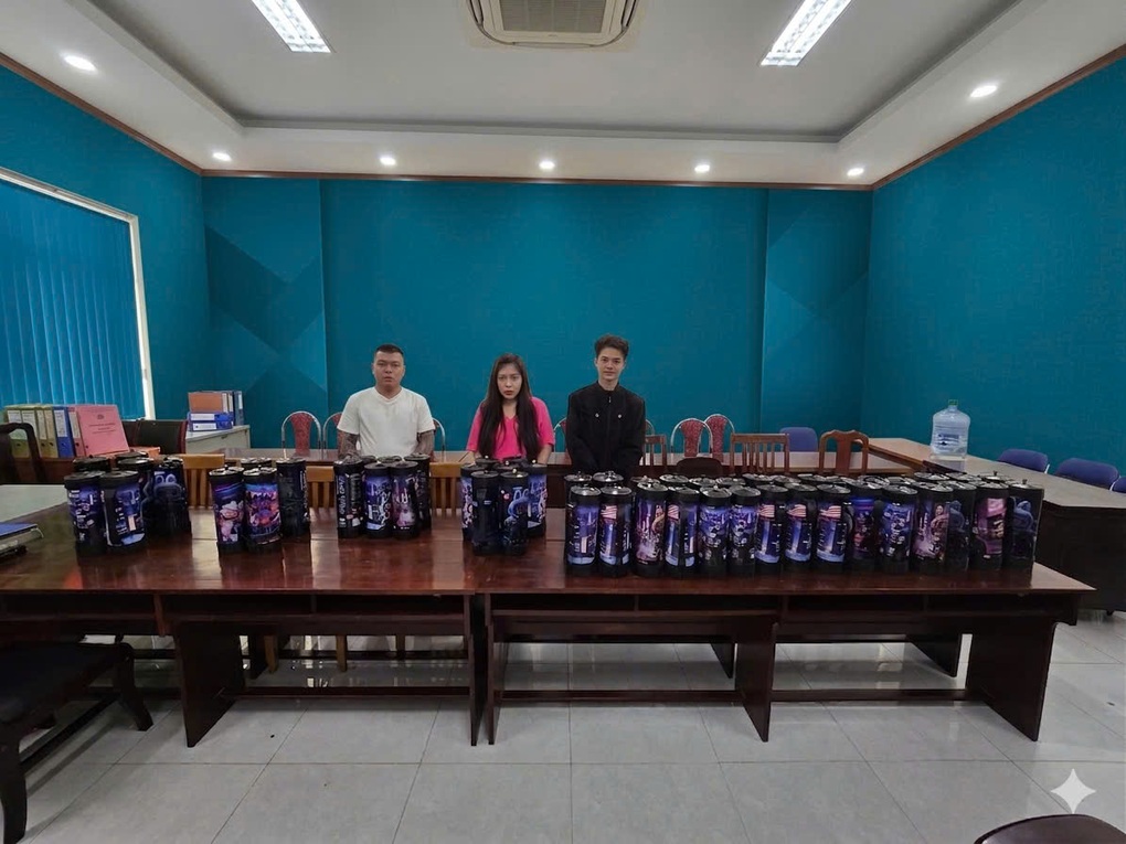 Thanh niên 22 tuổi cầm đầu đường dây buôn khí cười hơn 10 tỷ đồng ở TPHCM - 2