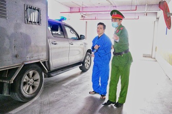 Dẫn giải cựu Phó Chánh án TAND Cấp cao tại Đà Nẵng Phạm Việt Cường