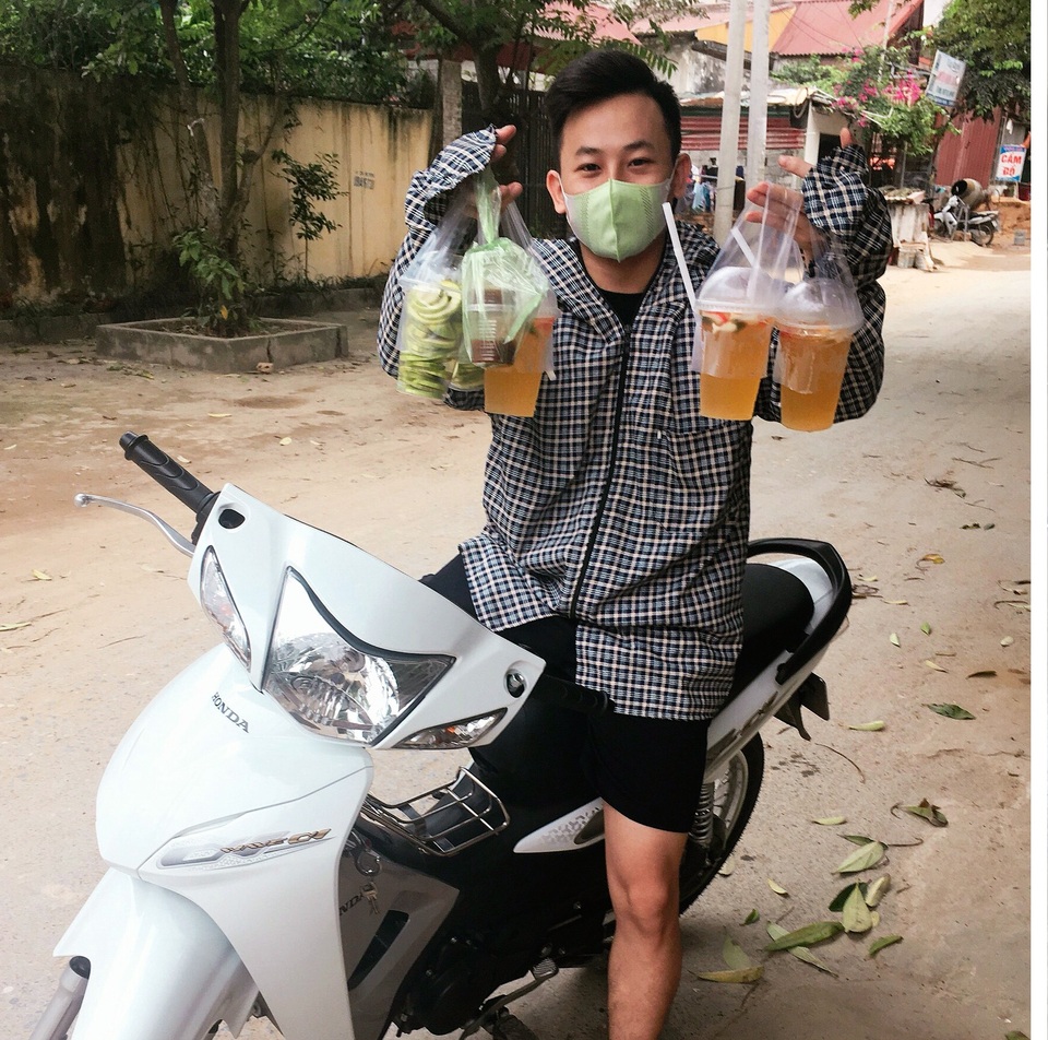 Nghề shipper lên ngôi mùa nắng nóng, bỏ túi vài trăm ngàn đồng/ngày - 3 Nghề shipper lên ngôi mùa nắng nóng, bỏ túi vài trăm ngàn đồng/ngày - 3