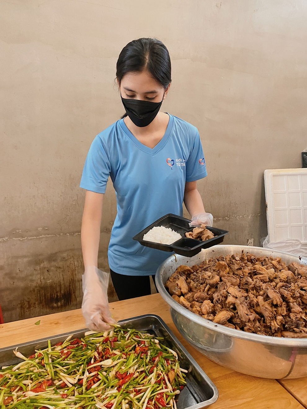 Ca sĩ Phi Nhung, diễn viên Anh Đức mắc Covid-19 từ đâu? - 11 Ca sĩ Phi Nhung, diễn viên Anh Đức mắc Covid-19 từ đâu? - 11