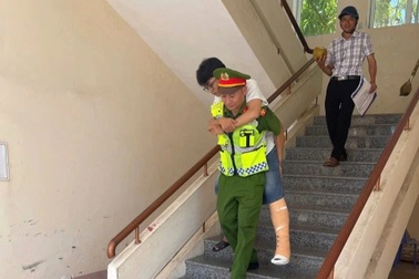 Hình ảnh đẹp tại điểm thi lớp 10 ở Nghệ An
