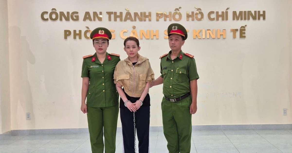 Ngân 98 bị khởi tố, bắt tạm giam