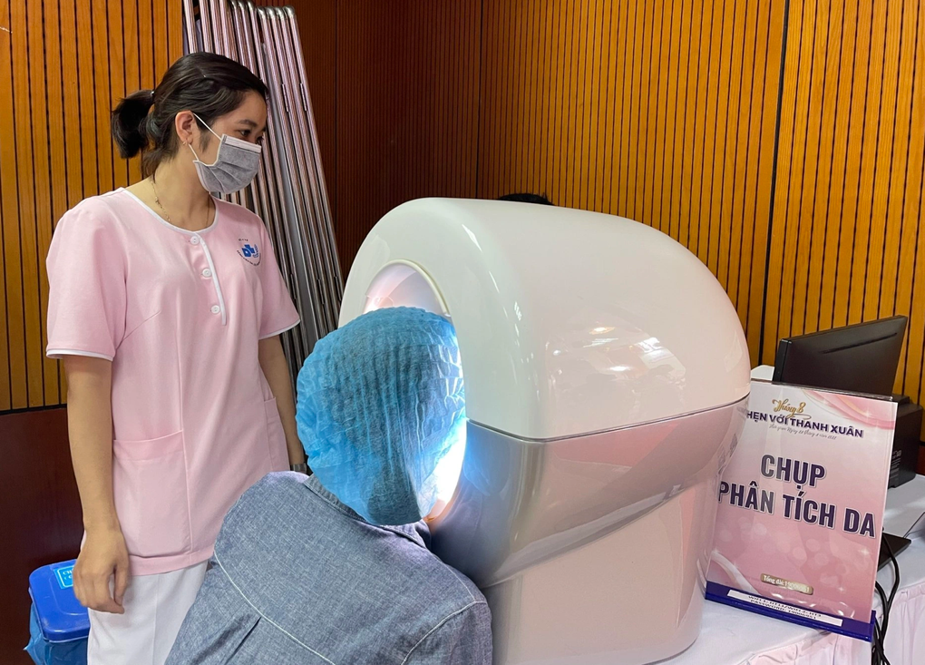 Đi làm đẹp cô bé, chị em tá hỏa vì biến chứng không ngờ - 2 Đi làm đẹp cô bé, chị em tá hỏa vì biến chứng không ngờ - 2