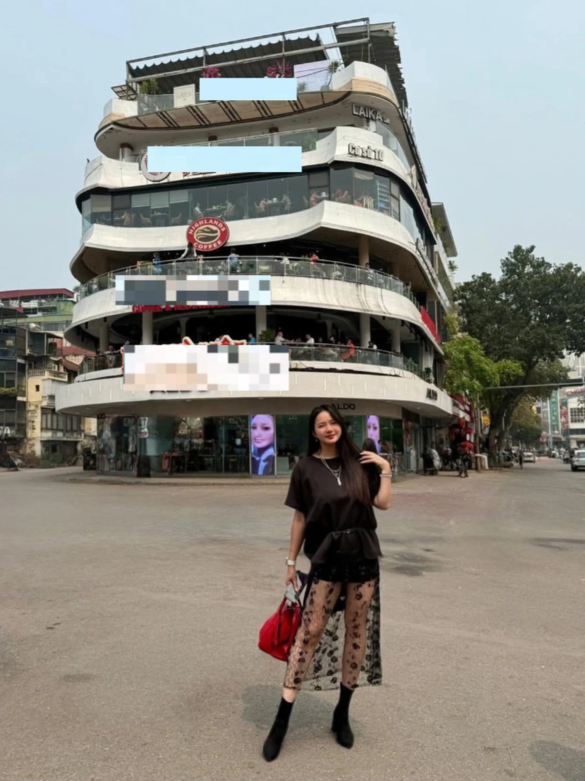 Lã Thanh Huyền, Phan Như Thảo và loạt sao Việt chụp ảnh với Hàm cá mập - 2 Lã Thanh Huyền, Phan Như Thảo và loạt sao Việt chụp ảnh với Hàm cá mập - 2