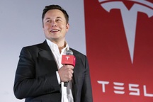 Elon Musk "chơi trội", thay đổi loạt chức danh tại Tesla