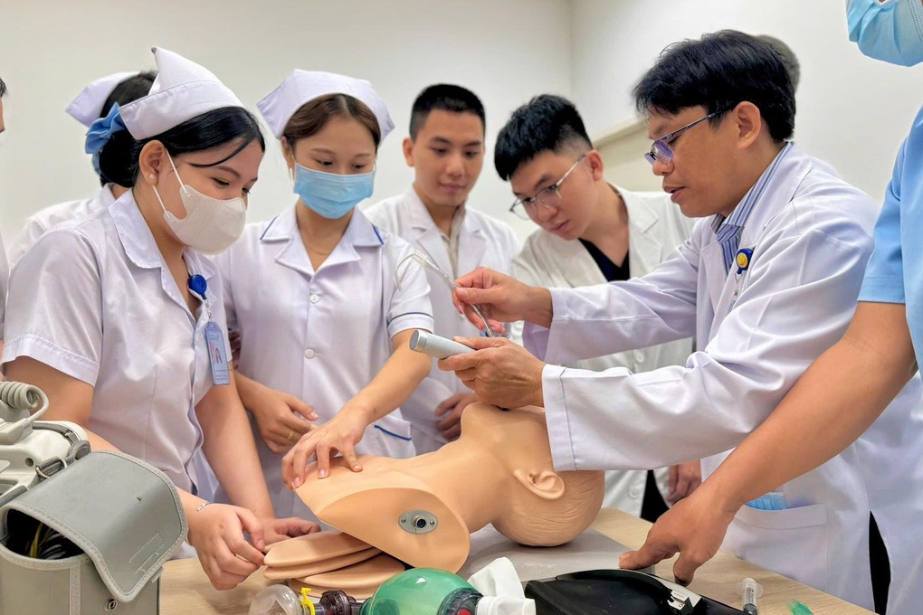 TPHCM: Ho sặc khi ăn ở nhà trẻ, bé gái 3 tuổi tử vong thương tâm - 2